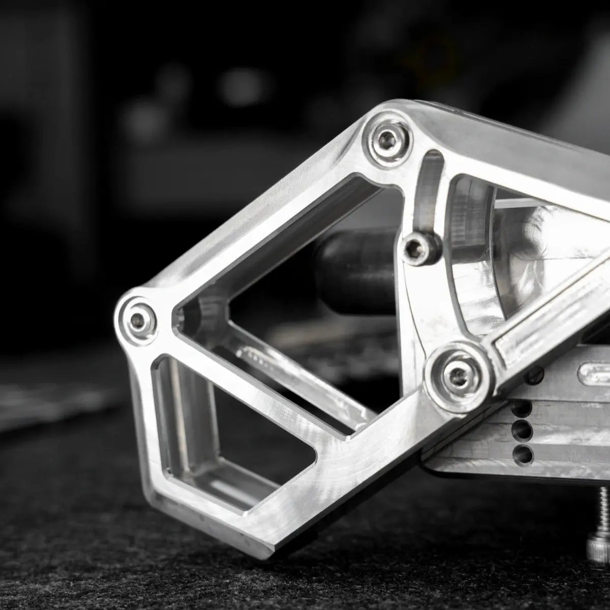 Peakzooc AR01 Armor Riser Mechanical Aesthetic Monitor Stand Desk Riser StandSilverPEAKZOOC